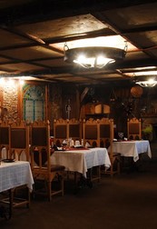Ресторан «Замок Видубичі» на Дніпрі, пропонує знижки!