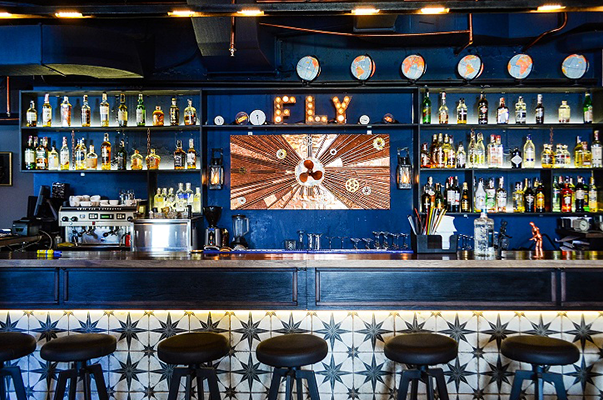 Необычный чизкейк во Fly Bar на Подоле