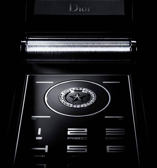Телефоны от модного дома Dior