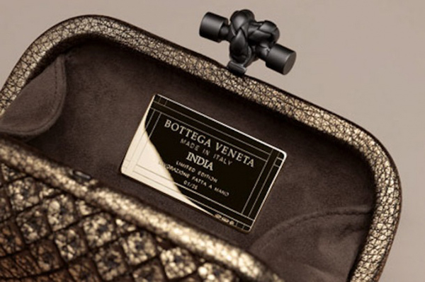 Выставка клатчей Bottega Veneta