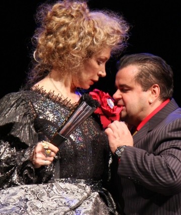 Спектакль «Золотая мама или 13-я пуговица Наполеона»