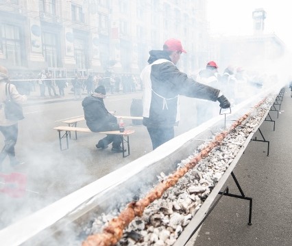 Мировой рекорд - "Самый длинный шашлык" вернули в Украину!