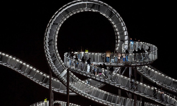 Архитектурный аттракцион для пешеходов