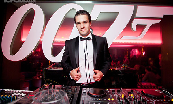 Агент 007 возвращается!