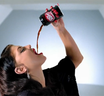 "Вишневая" Ферги в рекламе газировки Dr. Pepper