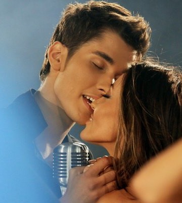 Группа «Пара Нормальных» выступит на открытии нового ночного клуба