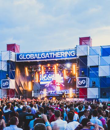 На аэродроме Чайка прошел британский фестиваль Global Gathering