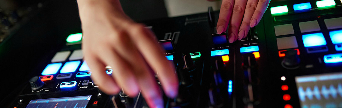  Молодые диджеи из школы "PRODJ SCHOOL" каждый четверг
