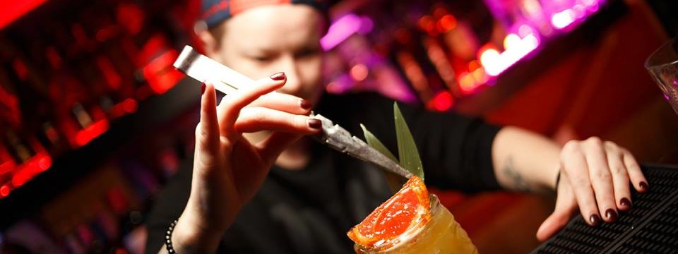 Фирменные коктейли в Fiji Lounge Bar