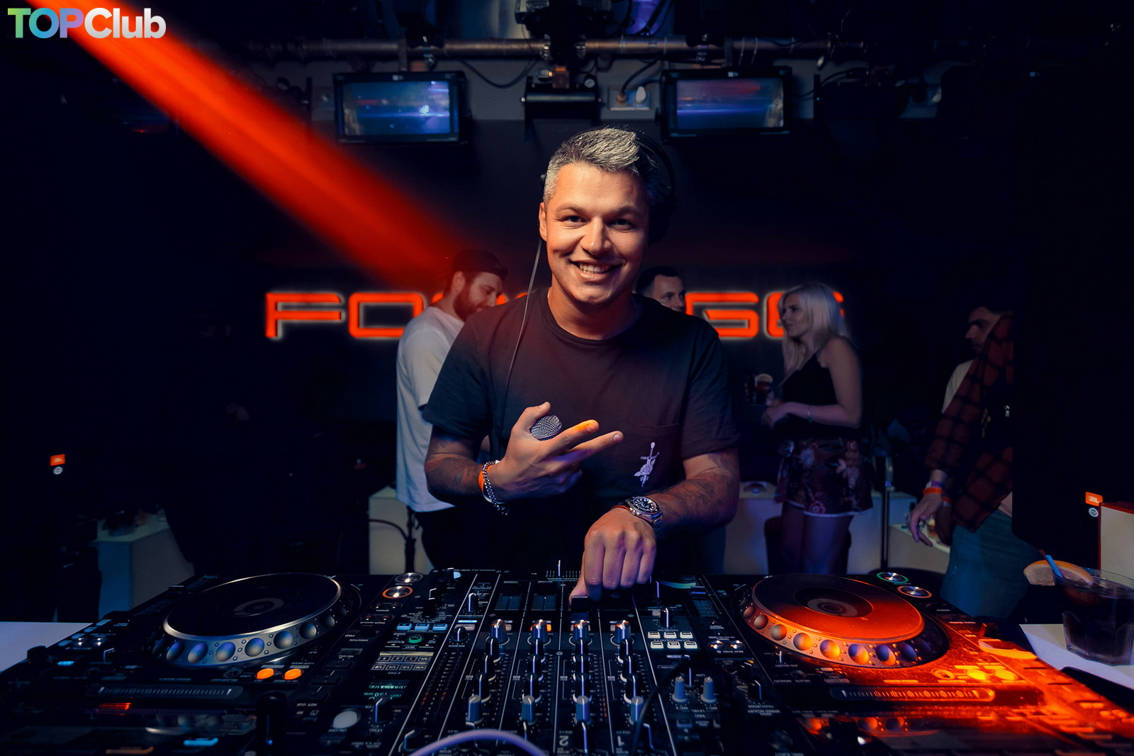 контроллер для ableton. контроллер traktor z1. 5mm. адаптер ddhifi dj44c mark ii. Dd hifi адаптер.