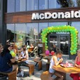 Макдональдс в Оушен Плазе на 1 этаже (McDonald's)