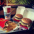 Макдональдс на проспекті Шевченка (McDonald's Elegant)